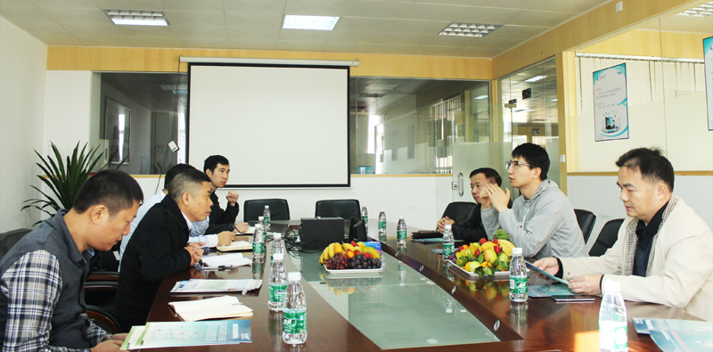 中國(guó)動(dòng)物衛(wèi)生與流行病學(xué)中心李鵬博士蒞臨我司考察 中國(guó)動(dòng)物衛(wèi)生與流行病學(xué)中心李鵬博士蒞臨我司考察